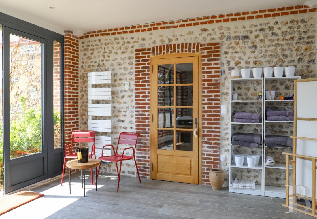 A former 18th century farmhouse with carefully renovated outbuildings on the edge of a forest in Perche - photo  n°33